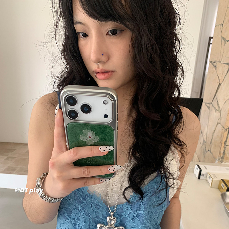 Ins Green Chamomile Small Flow - огляд і ціна Phone Cases Green