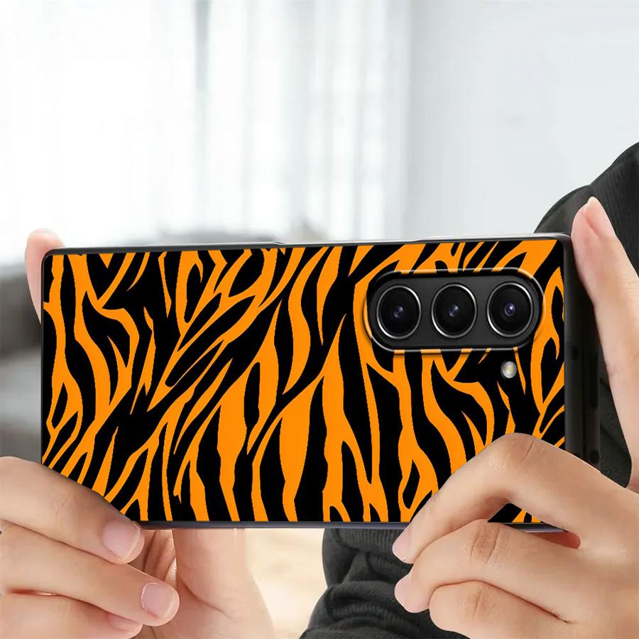Zebra Striped Sunflower Back P - огляд і ціна Phone Cases Z Fold 5