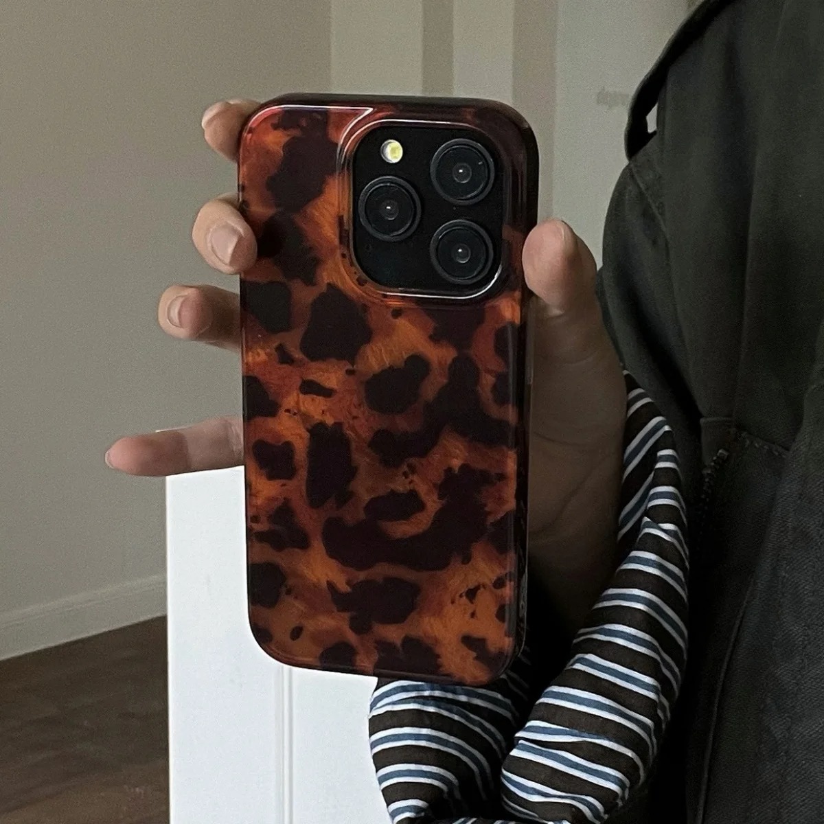 Retro Amber Texture Laser Phon - огляд і ціна Phone Cases Popular